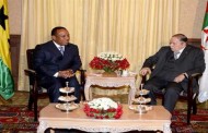 الرئيس بوتفليقة يستقبل رئيس وزراء ساو تومي وبرانسيبي
