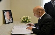 وفاة الرئيس المجري الأسبق: ولد خليفة يقدم تعازي الجزائر بالسفارة المجرية