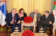 الرئيس بوتفليقة يتحادث مع نظيره الصربي