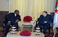 الرئيس بوتفليقة يستقبل السفير الجديد لبوركينا فاسو بالجزائر