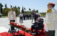 الرئيس بوتفليقة يترحم على أرواح شهداء الثورة بمقبرة العالية