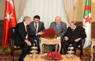 الرئيس بوتفليقة يتحادث مع نظيره التركي
