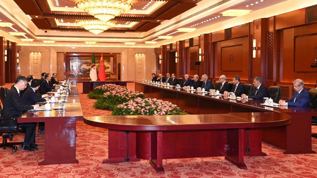 رئيس الجمهورية يلتقي رئيس اللجنة الدائمة للمجلس الوطني الشعبي الصيني
