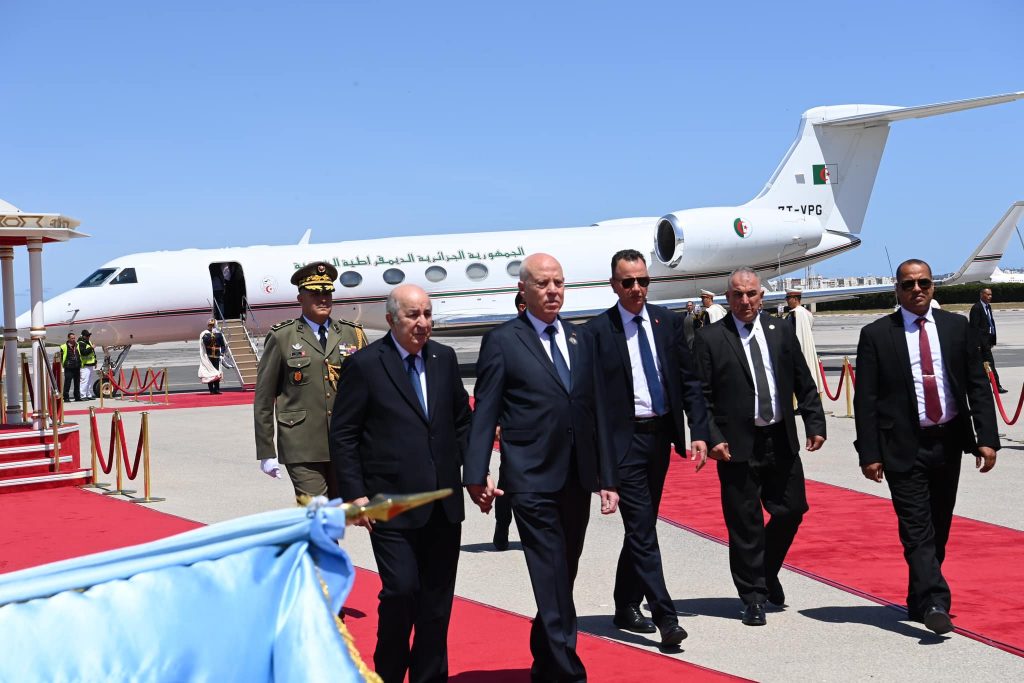 رئيس الجمهورية يصل إلى تونس